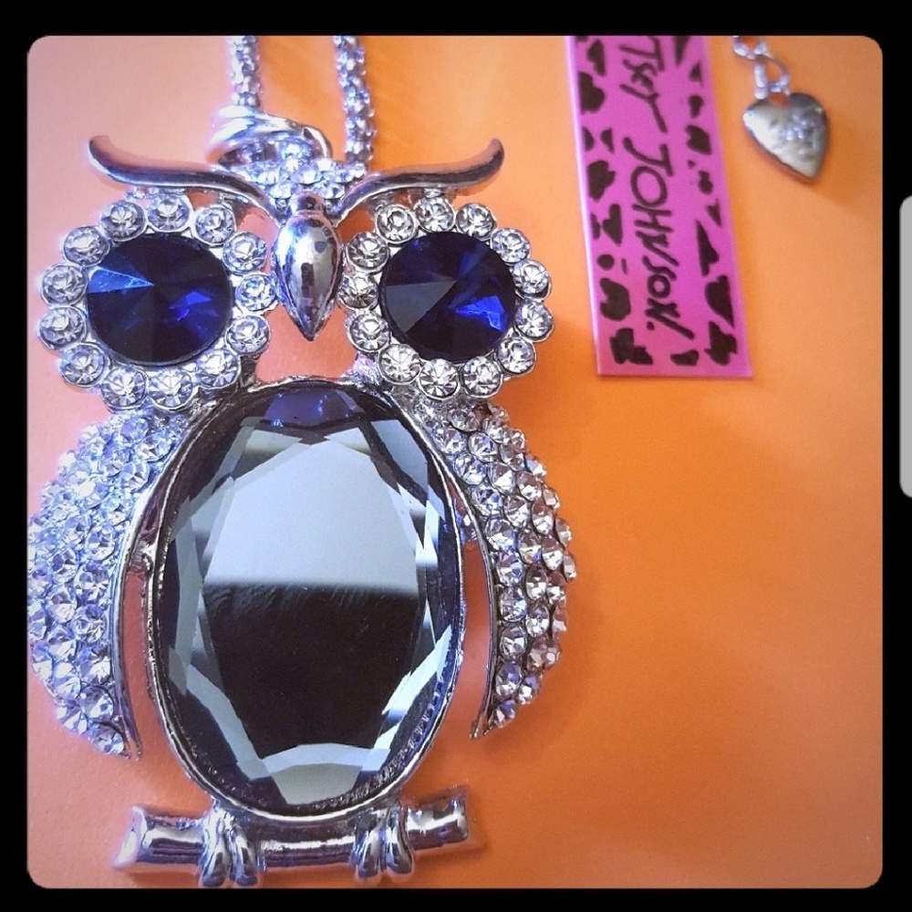 Brand new Betsey Johnson owl pendant chain